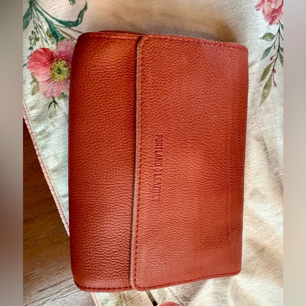Portland Leather Large Watermelon Metro Crossbody Bag NWOT